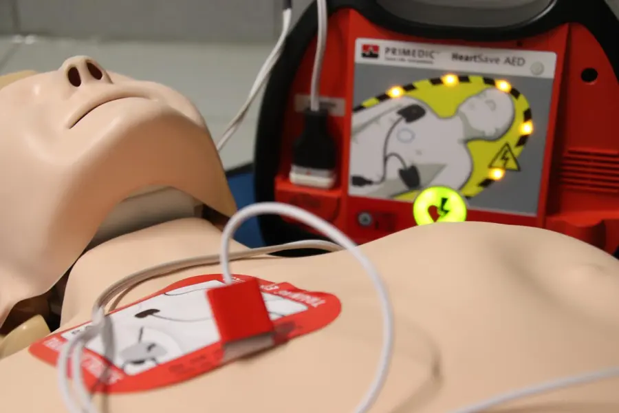 Defibrillatori e formazione: la Lombardia investe sulla “catena della sopravvivenza”