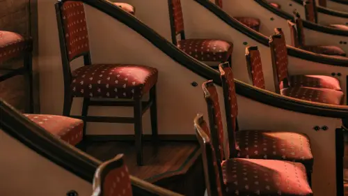 Milano, il 22 aprile laboratori gratuiti sul backstage teatrale per i giovani