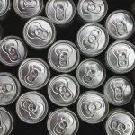 Movida a Milano, dal 1° giugno stop a vetro e lattine in 12 aree