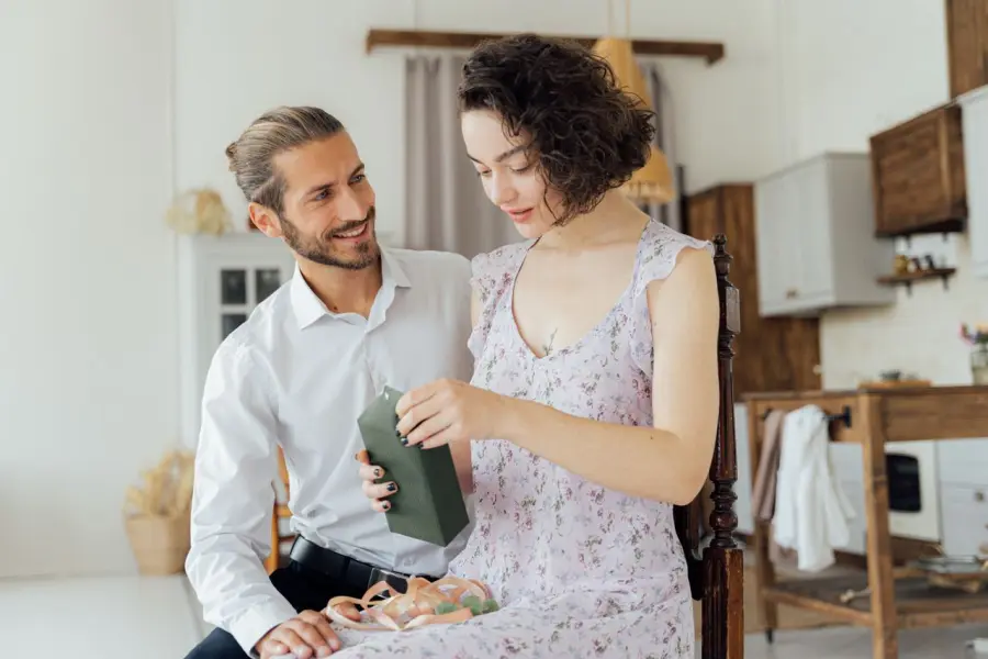 Scegliere un regalo per il partner: idee che lasciano un ricordo nel tempo