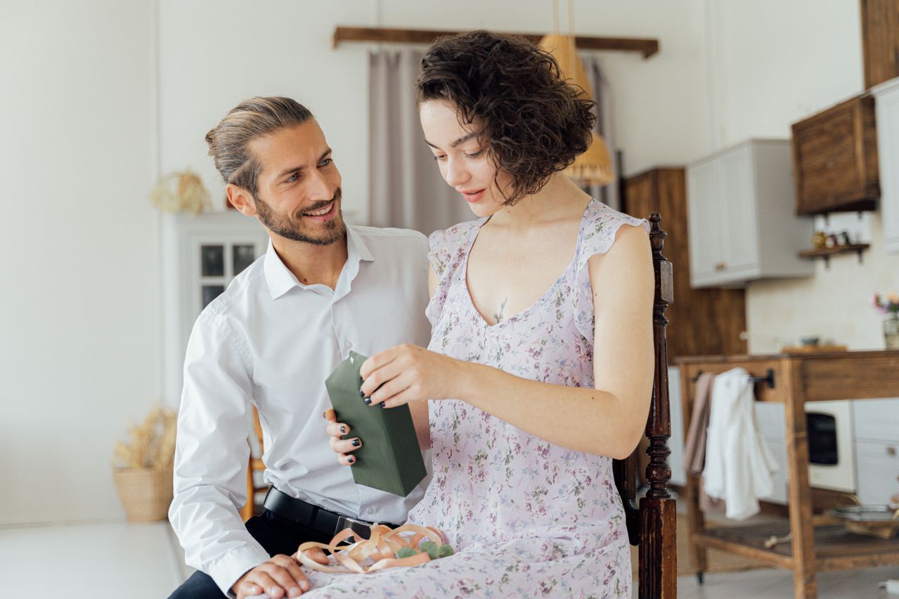 Scegliere un regalo per il partner: idee che lasciano un ricordo nel tempo