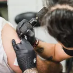 Quanto costa un tatuaggio: prezzi reali, fattori che li influenzano e consigli per non sbagliare