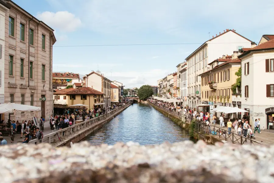 Aperitivo Navigli: i locali storici che resistono