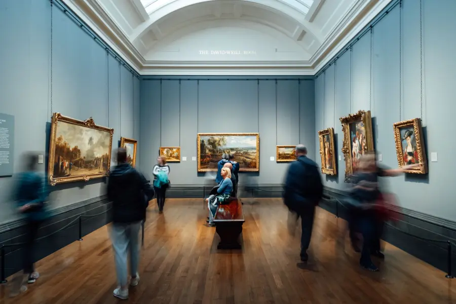 Milano e Roma, ConfGuide promuove i musei aperti la sera